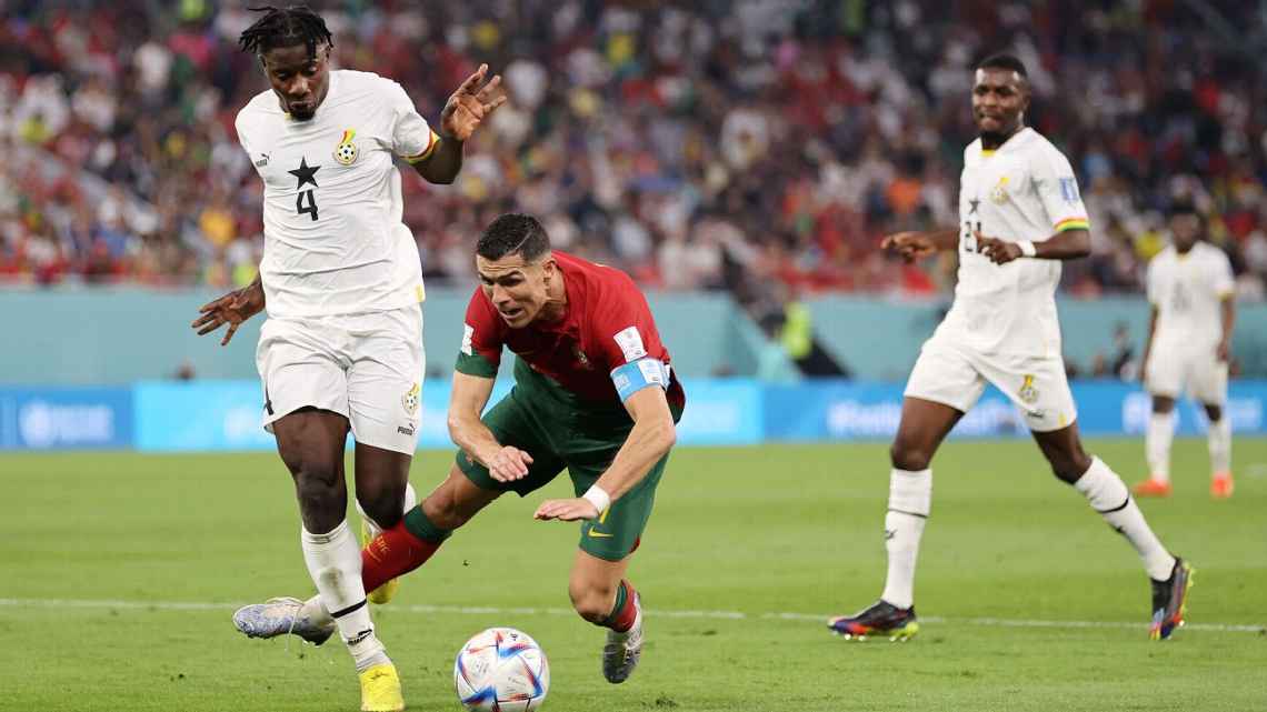 Cristiano Ronaldo asks referee to overturn penalty decision given to him  during Asian Champions League game