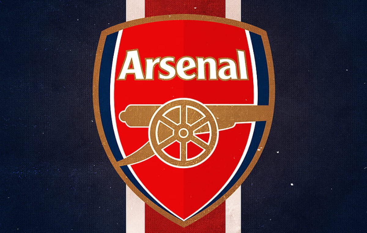 Granit Xhaka backs away from Arsenal contract talks