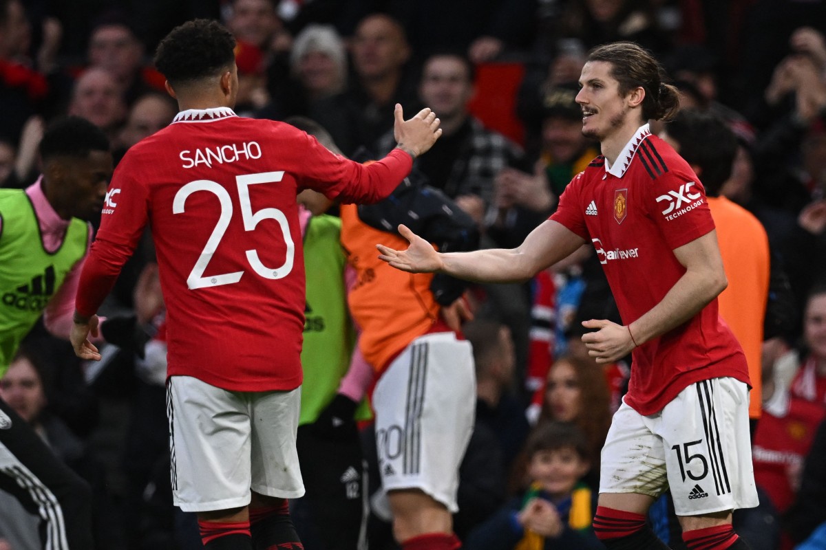 Marcel Sabitzer's Man Utd squad number confirmed as he's pictured in home  shirt for first time & pulls off Cantona collar pose