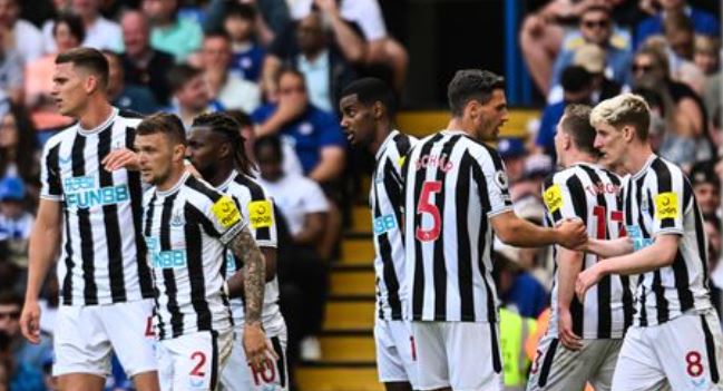 Newcastle transfer news: Saint Maximin drops exit hint