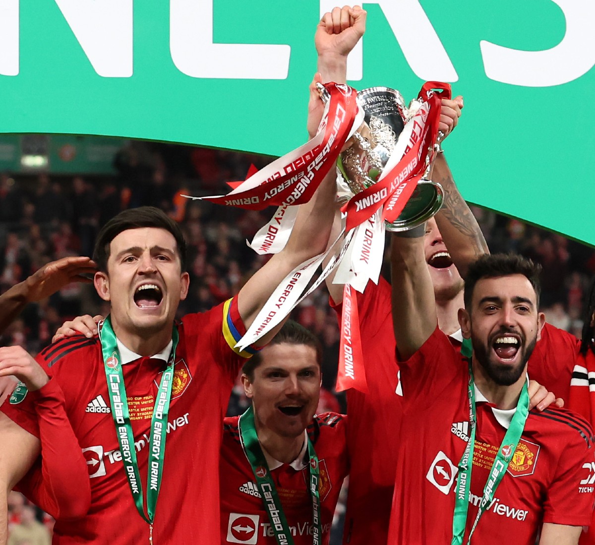 man utd maguire bruno trophy man utd maguire bruno trophy