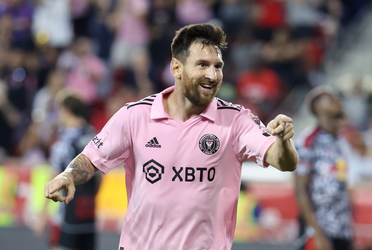 Lionel Messi tells former Man United player to join him at Inter Miami ...