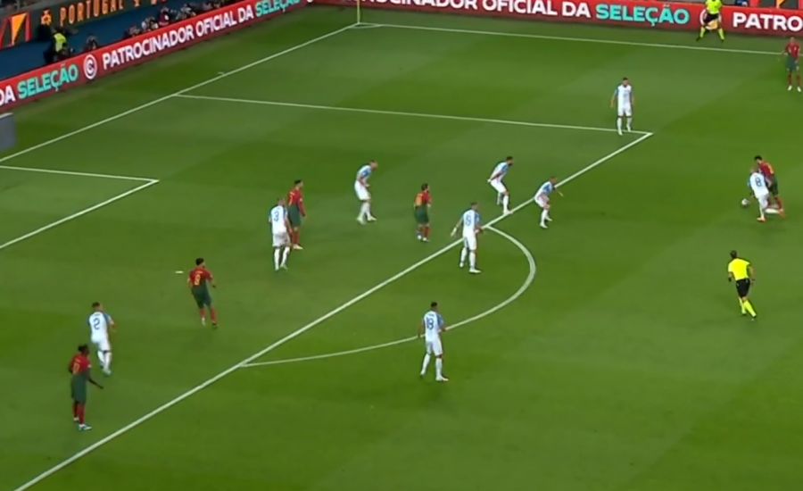 Video: Man United's Fernandes produces beautiful assist for Portugal