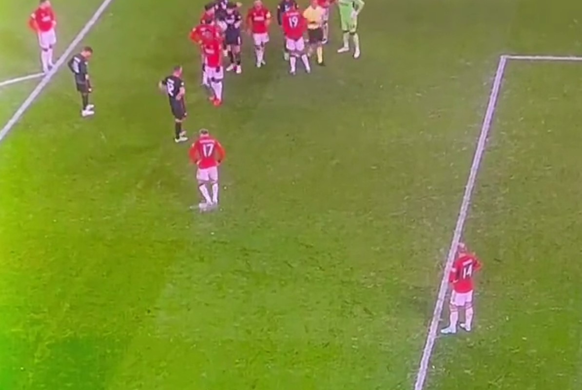 Man United star spotted tampering with penalty spot before miss