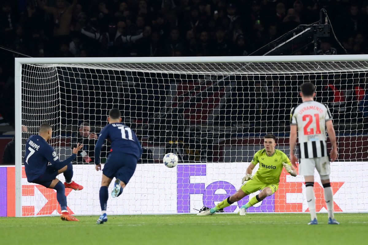 Newcastle vs. PSG: Magpies denied famous win after controversial VAR  penalty decision