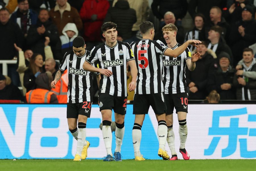 Newcastle United Preparing To Offer Key Defender New Contract