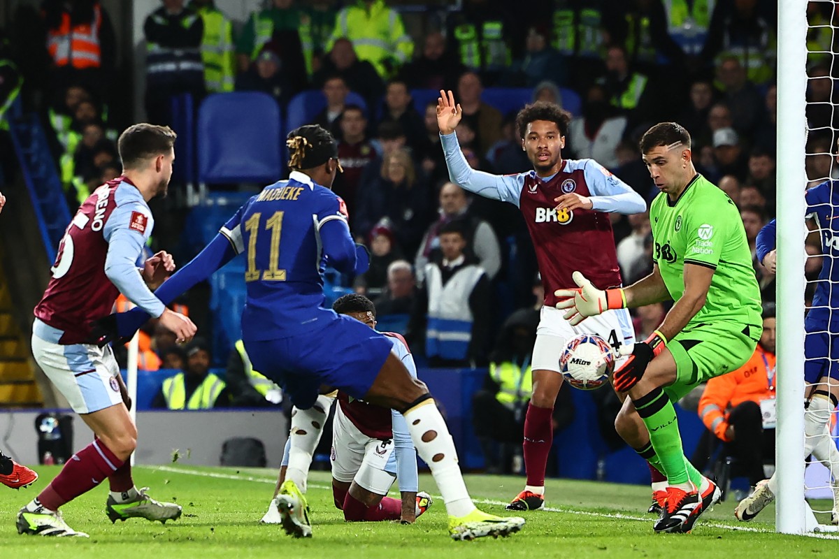 Mauricio Pochettino highlights ‘amazing’ Aston Villa star after FA Cup clash