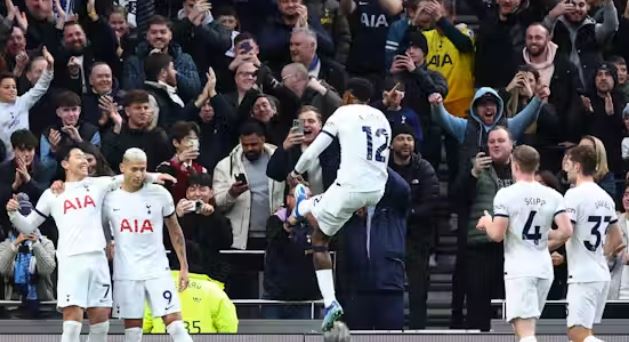 Tottenham man could be forced to stay at the club - CaughtOffside