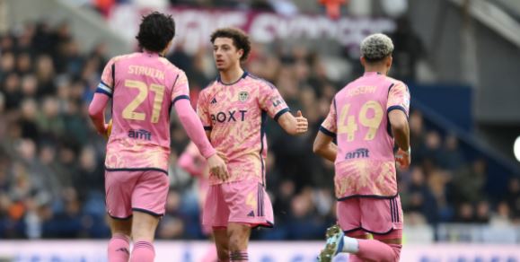 Leeds United set to offer new contract to versatile ace