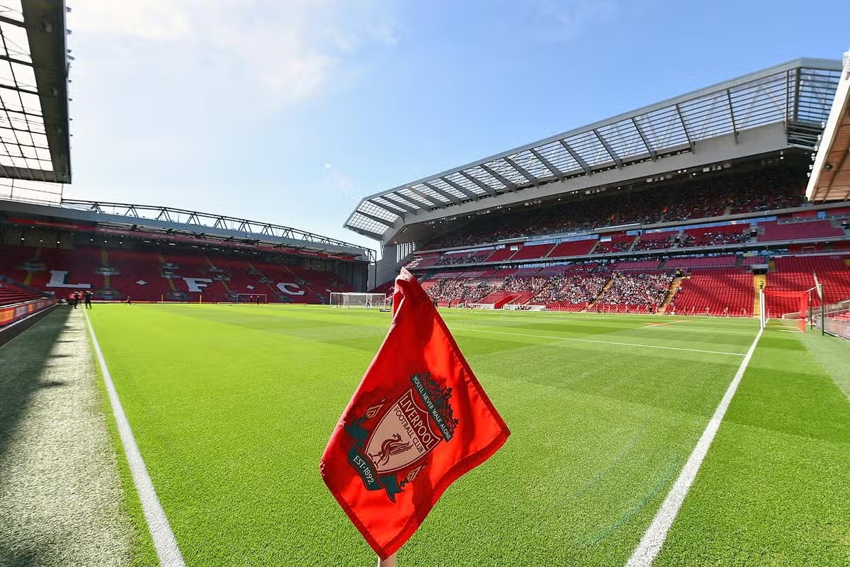 Liverpool defender appear to be leaving after hint from outgoing coach
