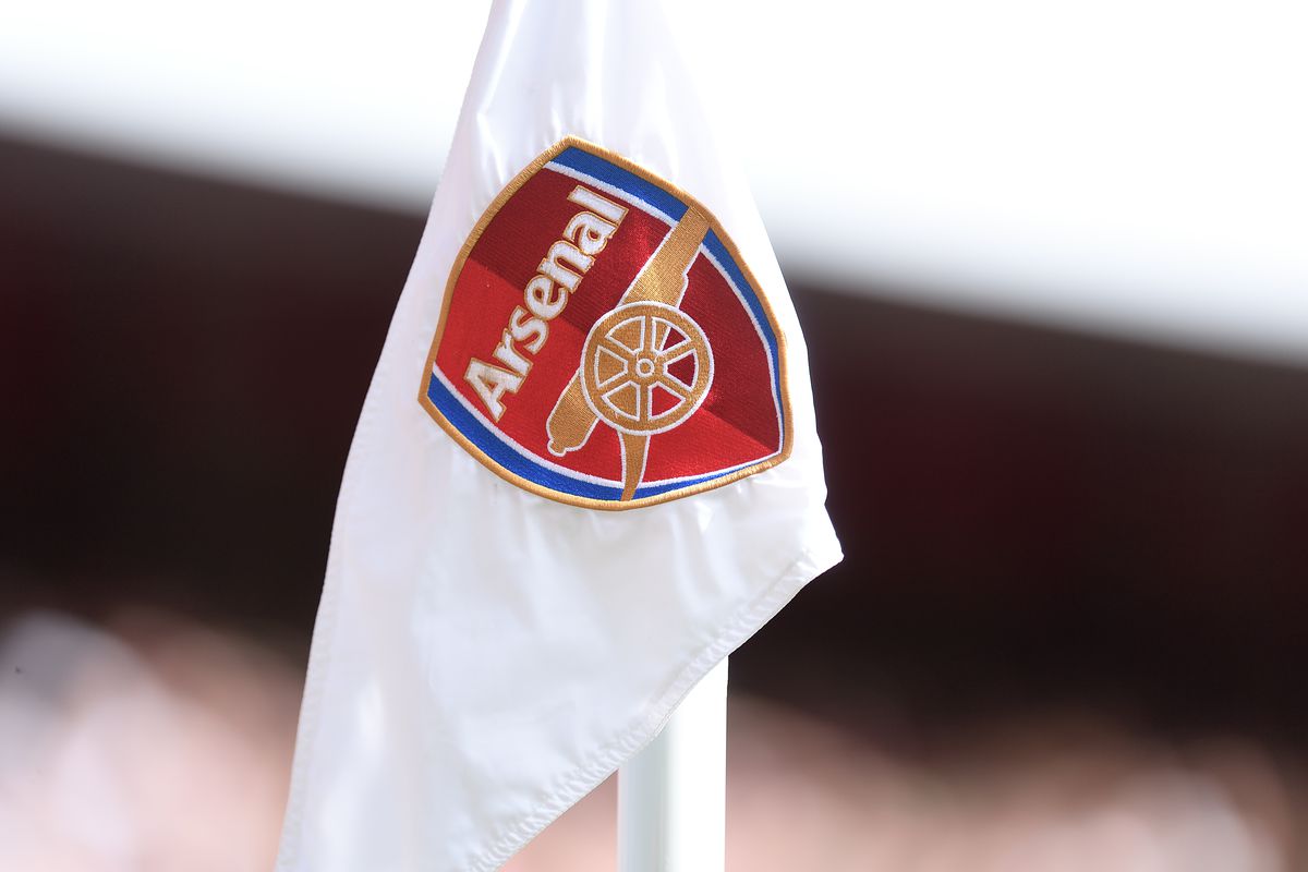 Arsenal face competition from Man United and PSG to sign £100 million midfielder
