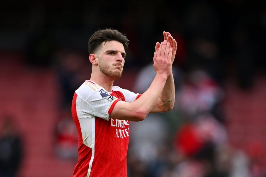 Arsenal star Declan Rice hits back at criticism from Manchester United ...