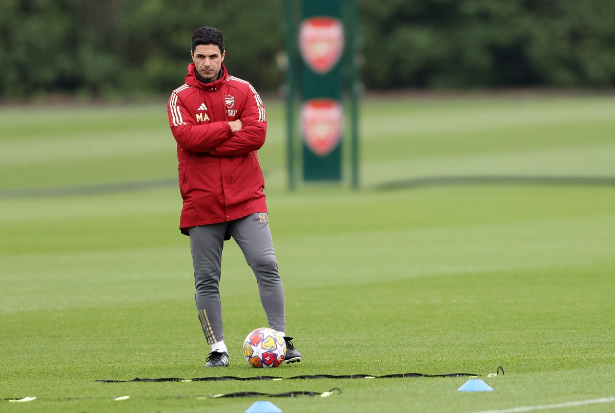 Exclusive: Arsenal star could leave this summer as no new contract talks being held, says transfer expert