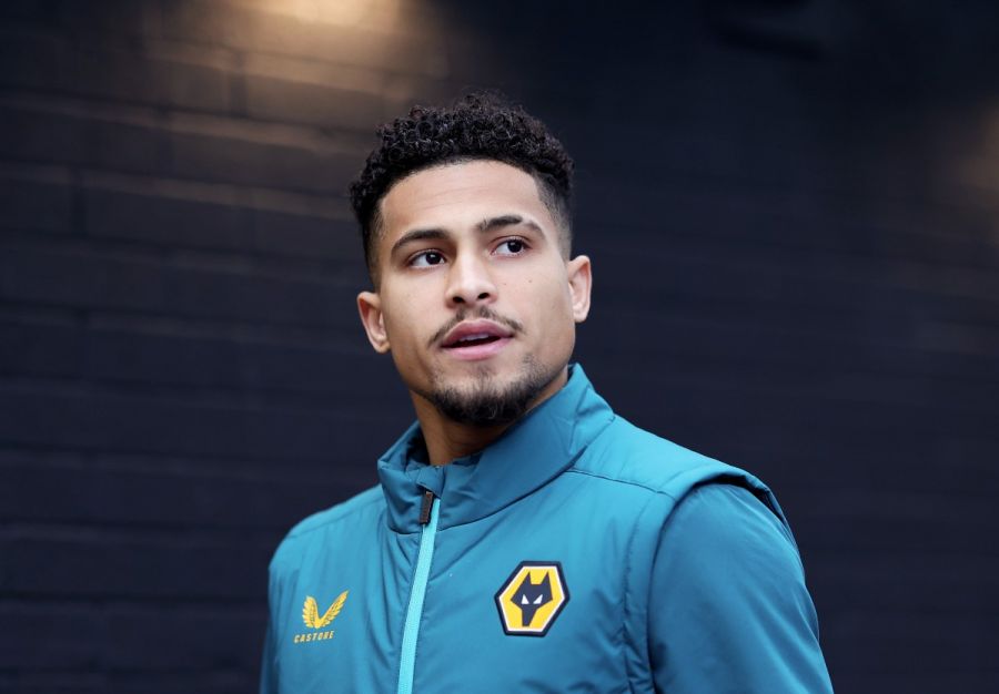 Gomes transfer: Arsenal rival Utd for Wolves midfielder