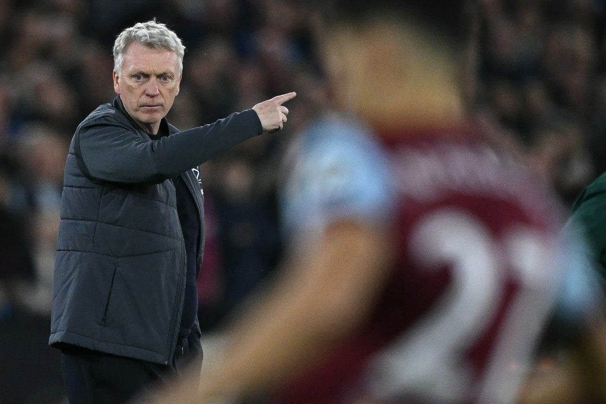 West Ham United ban their technical director Tim Steidten from the changing rooms over David Moyes saga