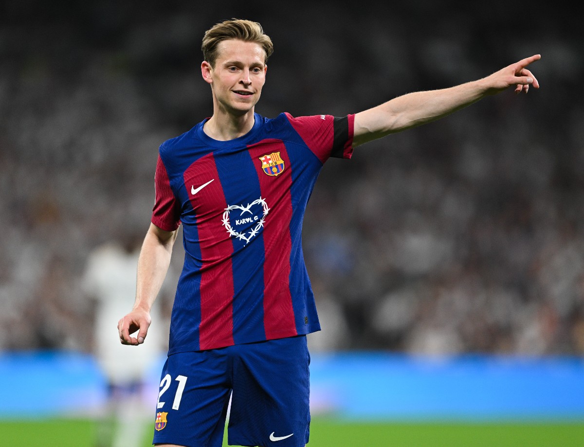 Frenkie de Jong is yet to sign a new contract at Barcelona