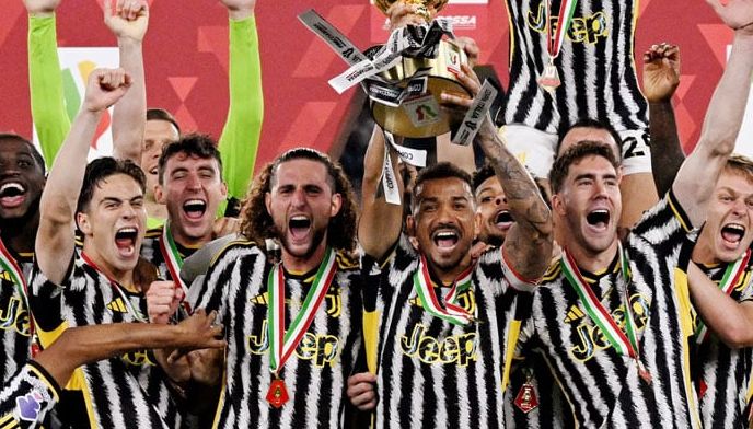 Juventus players celebrating the Copa Italia