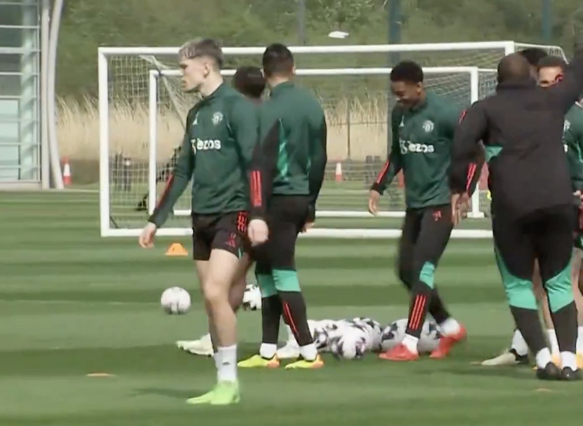 (Video) Forgotten Man United man returns to training