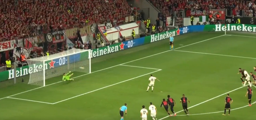 Video: Roma take shock lead from the penalty spot at Bayer Leverkusen