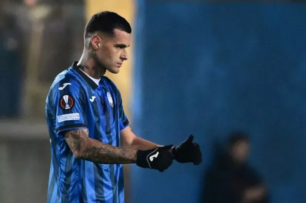 Atalanta's Italian forward #90 Gianluca Scamacca celebrates after scoring the team's first goal during the UEFA Europa League group D football match between Atalanta and Sporting Lisbon at the Gewiss Stadium in Bergamo on November 30, 2023.