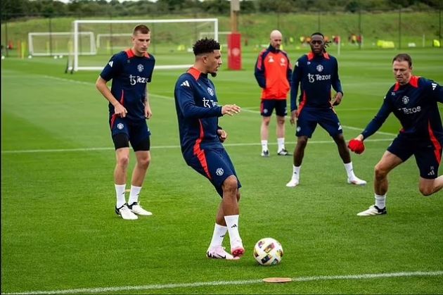 Jadon Sancho back in Manchester United training.