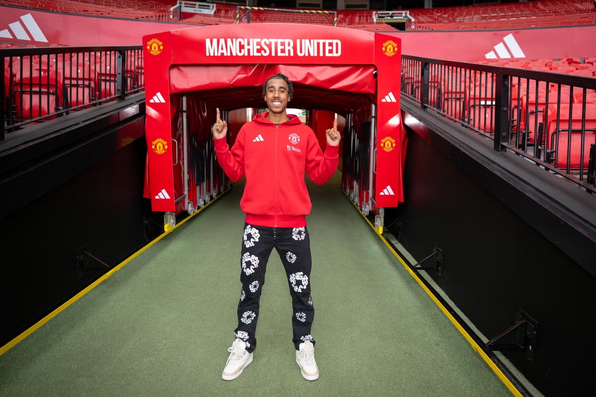 Man United legend was drafted in by the club to help them sign defender Leny Yoro