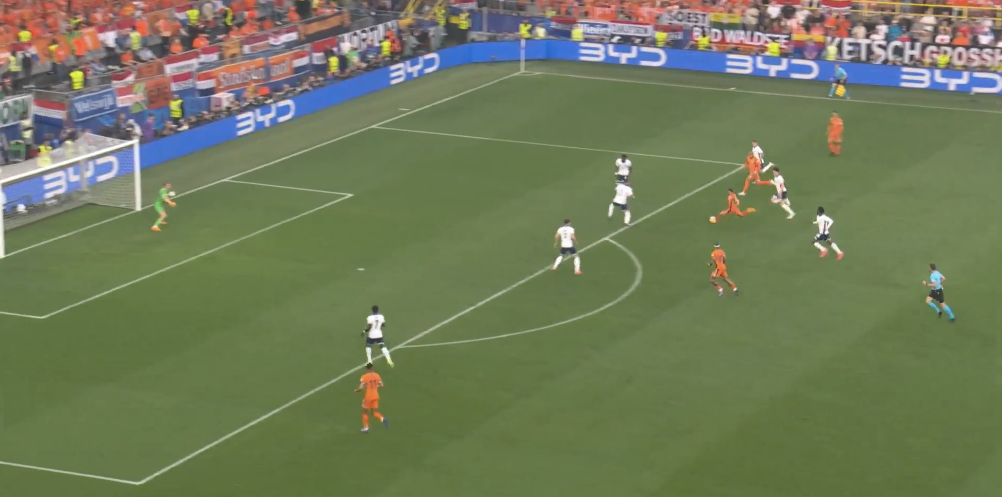 (Video) Dutch sensation fires rocket into top corner to give Netherlands dream start