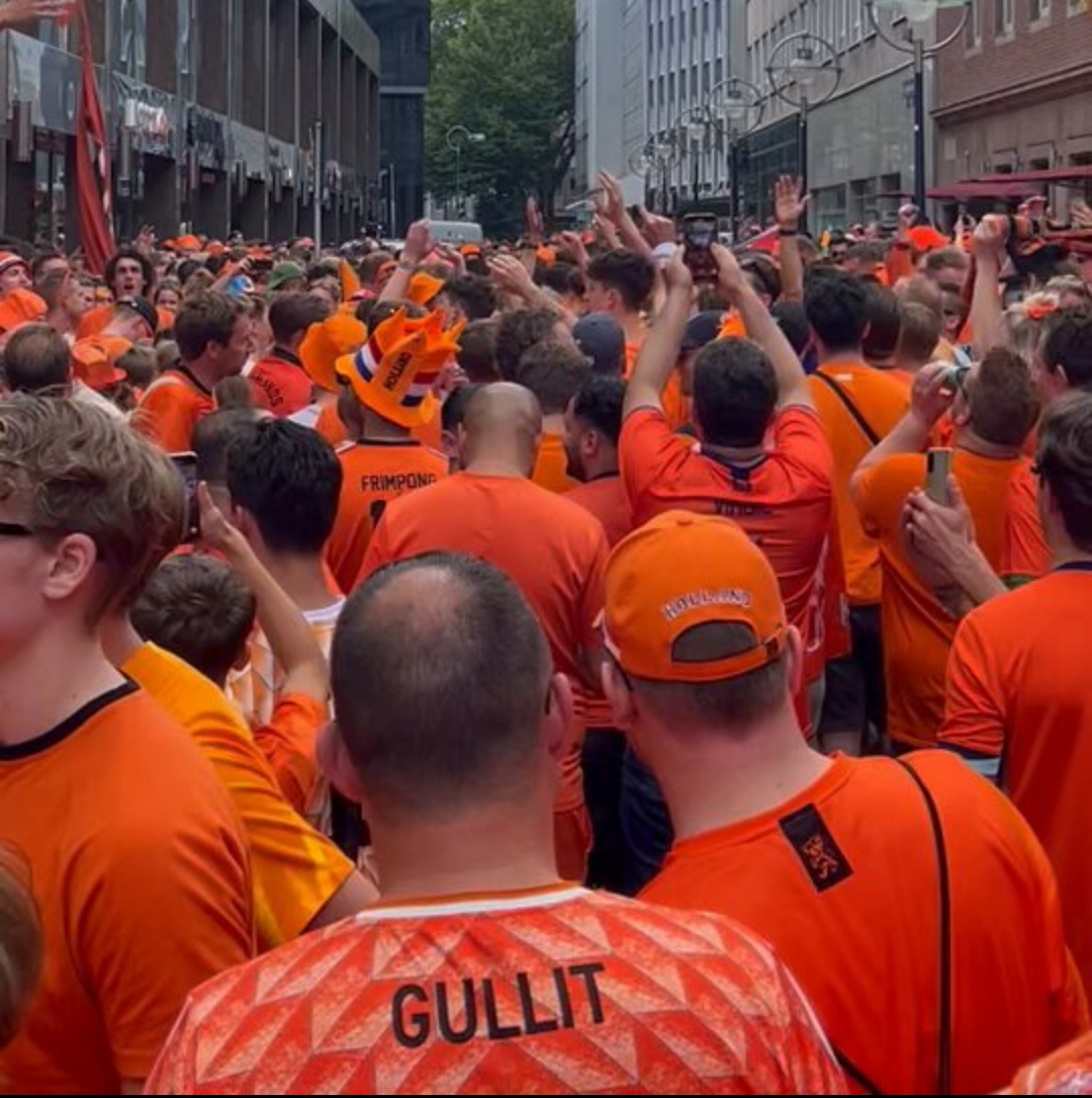 Watch: Dutch fans adopt Liverpool’s Virgil van Dijk song and sing it in the streets of Dortmund