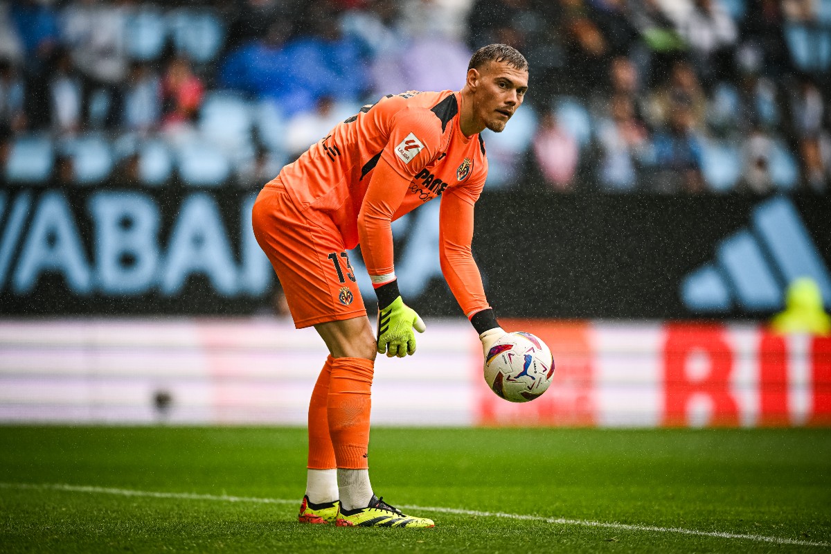 Villarreal goalkeeper Filip Jorgensen is wanted by Chelsea 