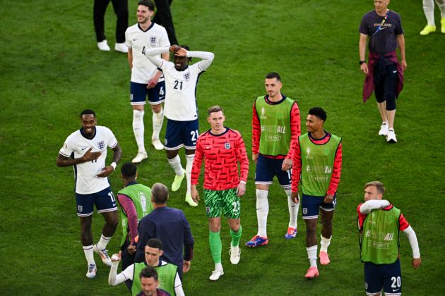 England's forward #17 Ivan Toney, England's midfielder #04 Declan Rice, England's forward #21 Eberechi Eze, England's goalkeeper #23 Dean Henderson, England's defender #15 Lewis Dunk and England's forward #20 Jarrod Bowen (R) celebrate at the end of the UEFA Euro 2024 quarter-final football match between England and Switzerland at the Duesseldorf Arena in Duesseldorf on July 6, 2024.