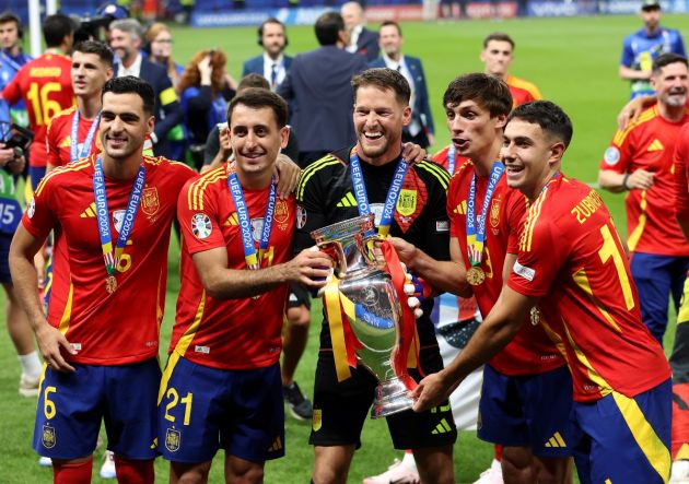 spain euro 2024 trophy merino