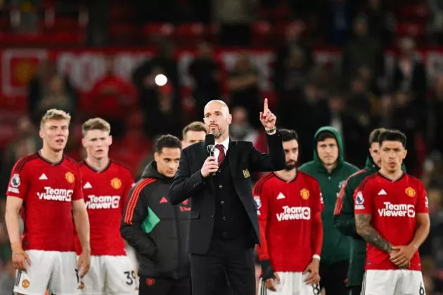 united manager ten hag with players