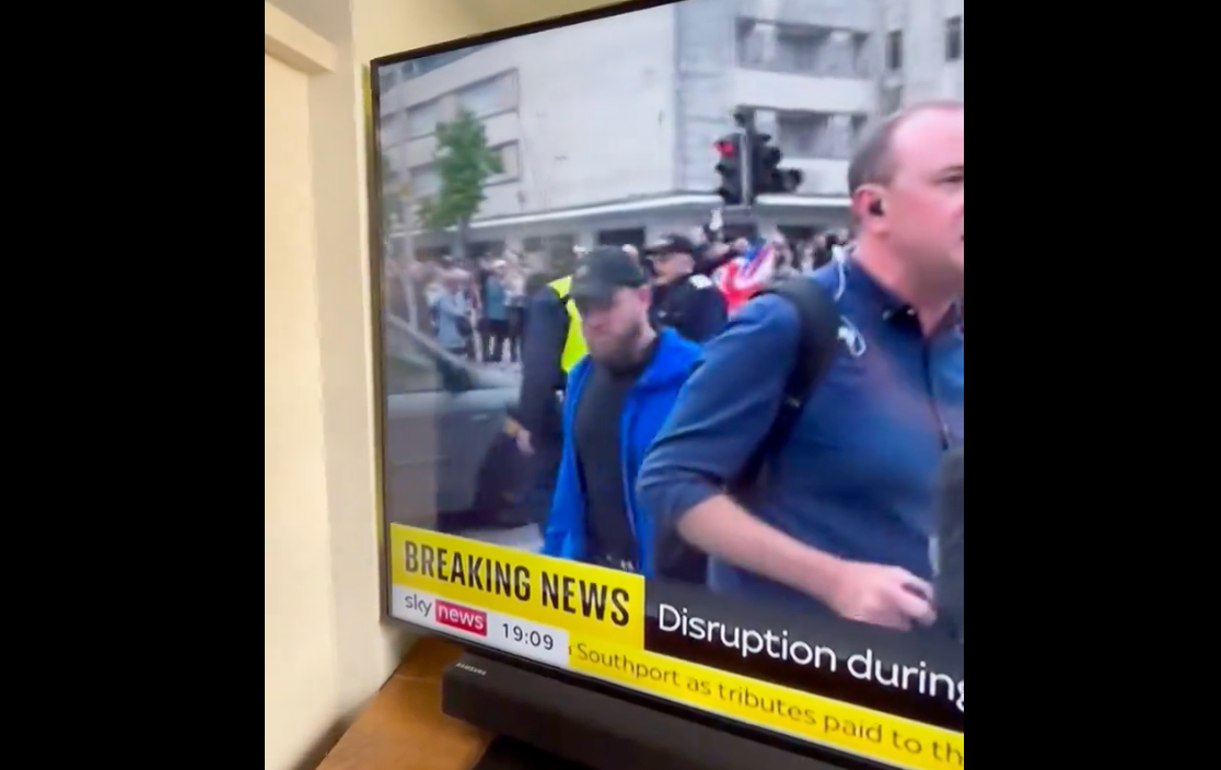 Video: ‘Wayne Rooney’ spotted at riots in Plymouth
