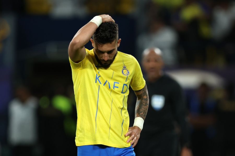 Alex Telles facing uncertain future as Al-Nassr consider selling defender