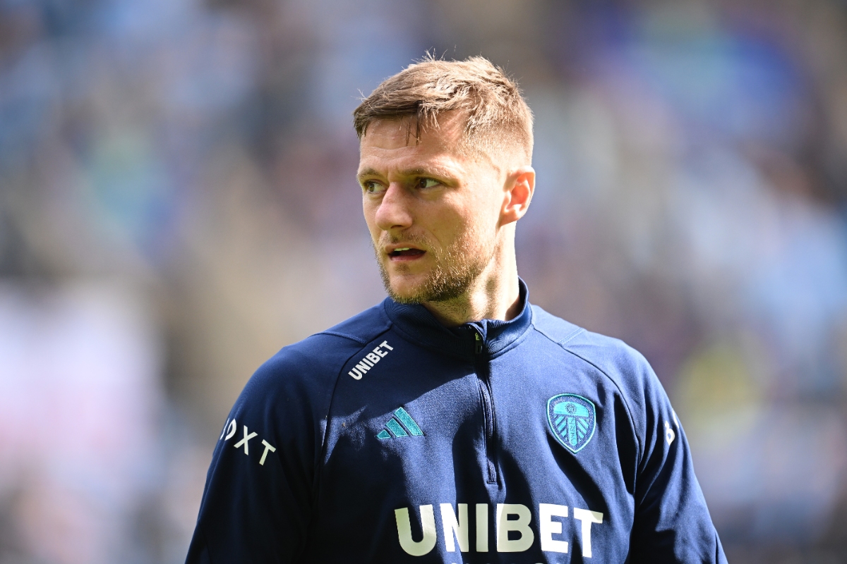 Popular Leeds United figure ‘weighing up his options’