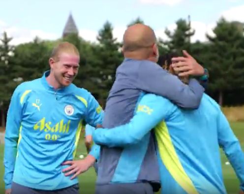 Pep Guardiola makes fun of Kevin De Bruyne’s new hairstyle on his first day back in training