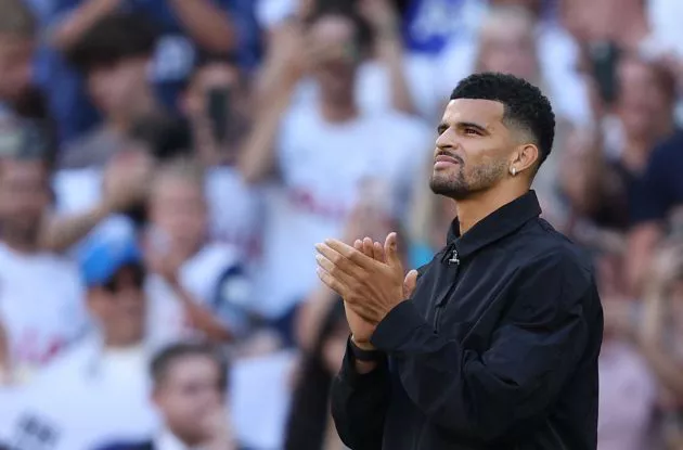 Dominic Solanke of Tottenham Hotspur applauds the crowd ahead of the pre-season friendly match between Tottenham Hotspur and Bayern Munich at Tottenham Hotspur Stadium on August 10, 2024 in London, England.