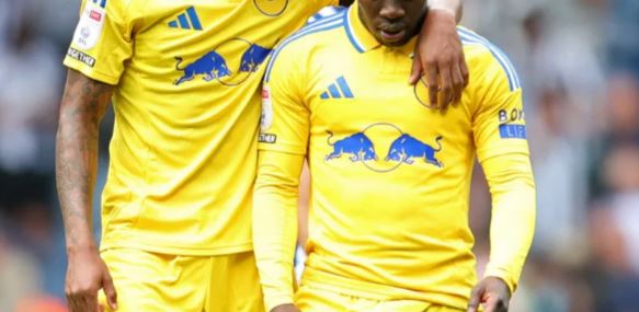 Junior Firpo est ouvert à un nouveau contrat avec Leeds, mais il partira si aucun accord n'est trouvé Junior Firpo est ouvert à un nouveau contrat avec Leeds, mais il partira si aucun accord n'est trouvé