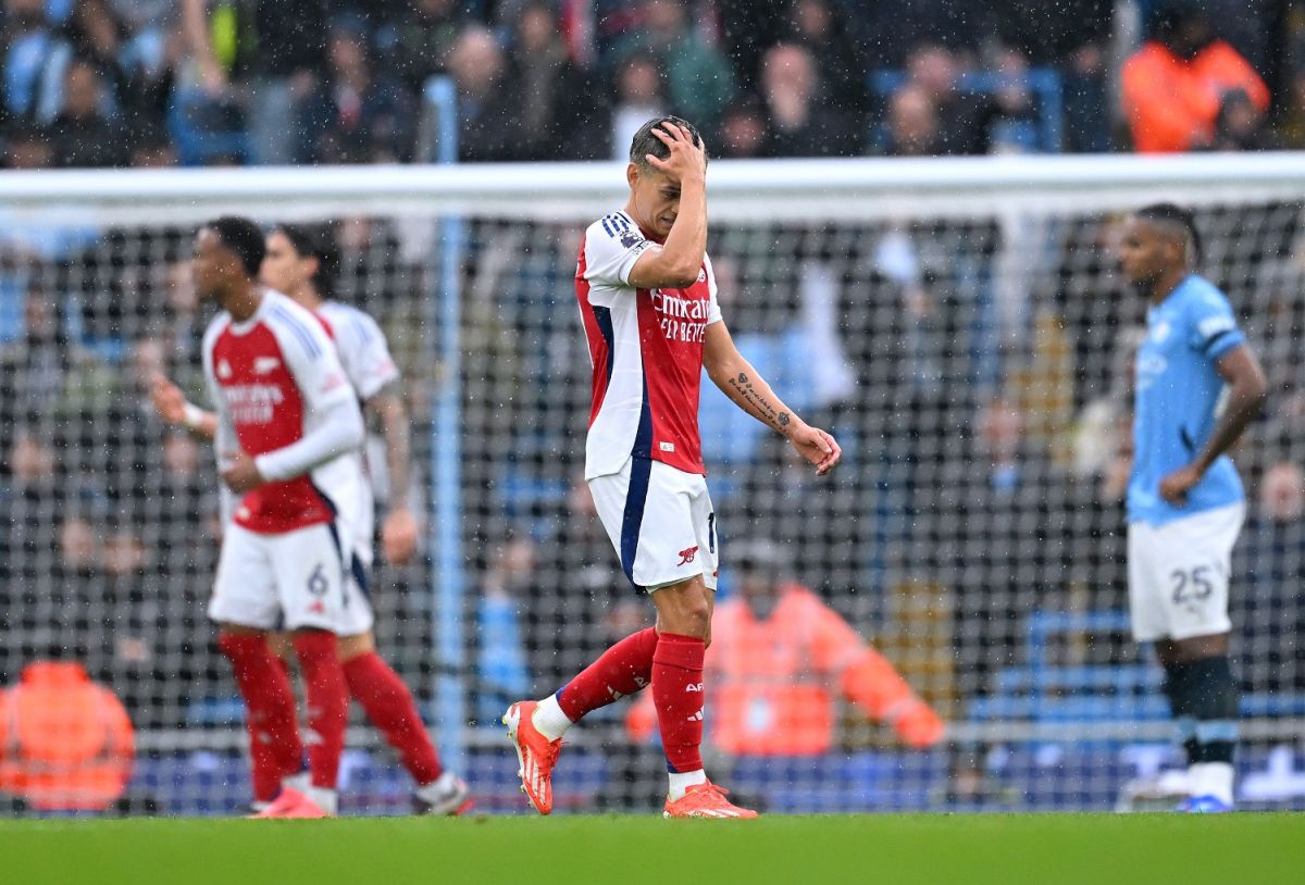 What Leandro Trossard told Arsenal teammates after red card vs Man City