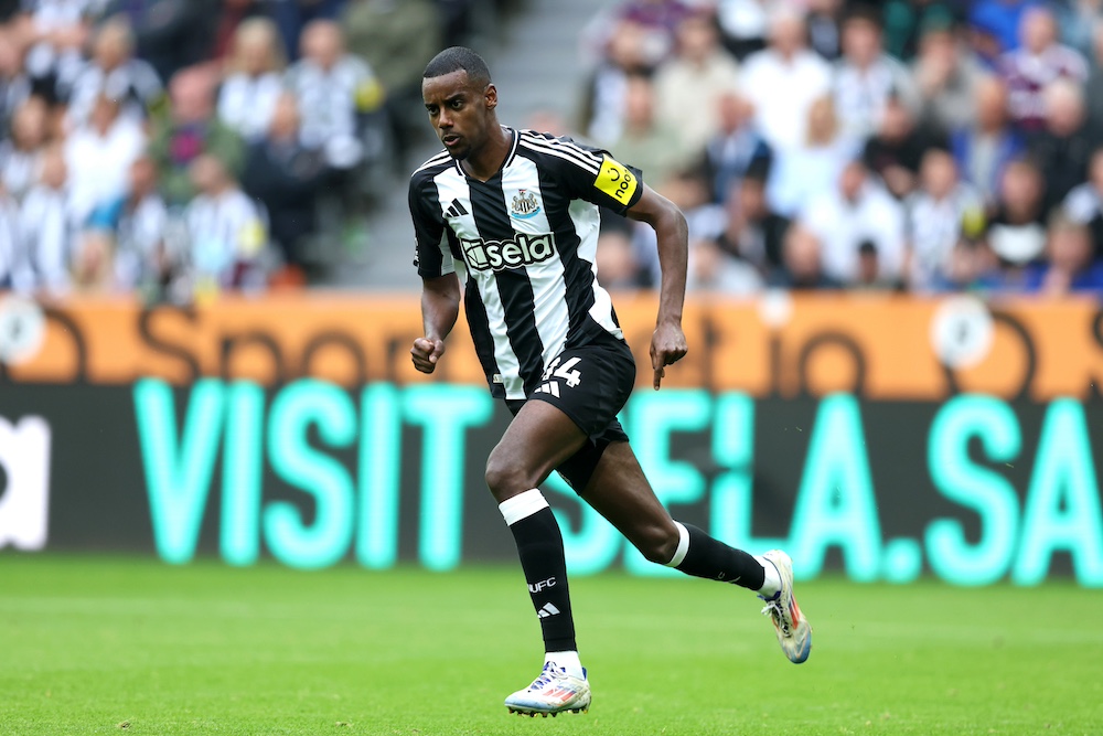 Eddie Howe has confirmed that Alexander Isak is an injury doubt for Newcastle United after breaking his toe.