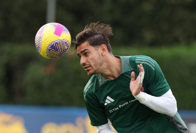 Alex Meret in Italy training