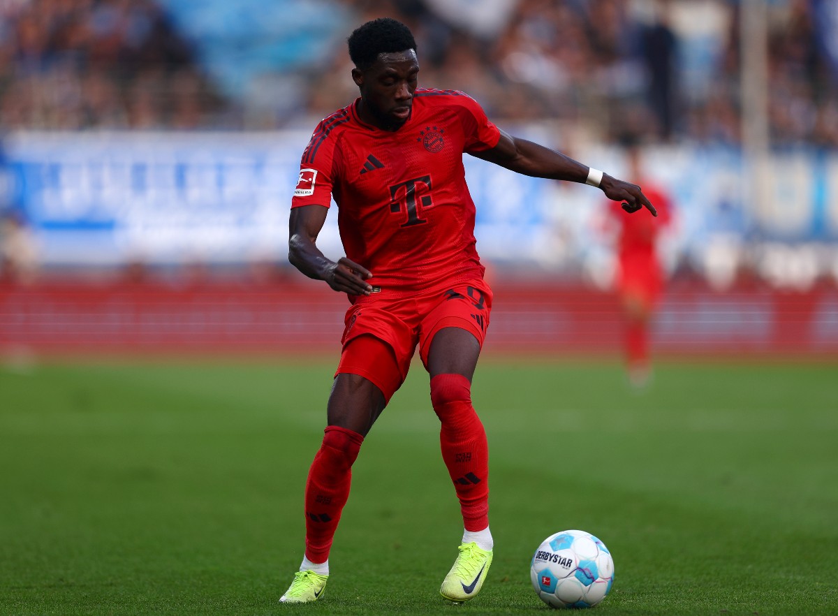 Alphonso Davies in action for Bayern Munich