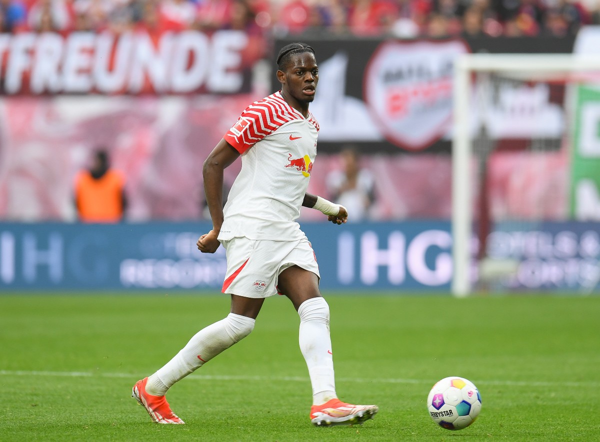 Castello Lukeba in action for RB Leipzig