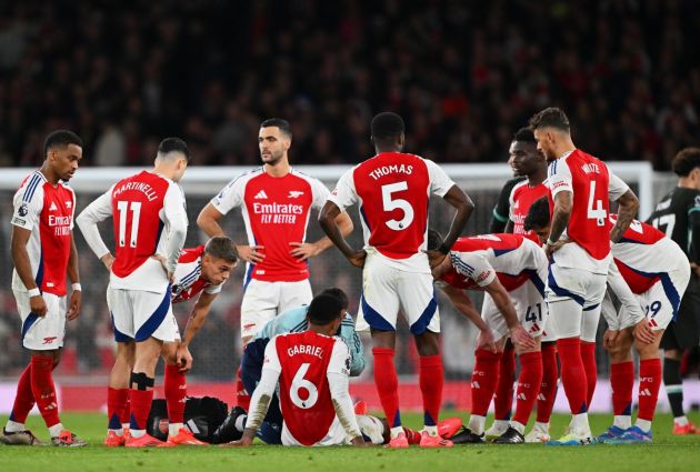 Gabriel Magalhaes goes down injured during Arsenal vs Liverpool