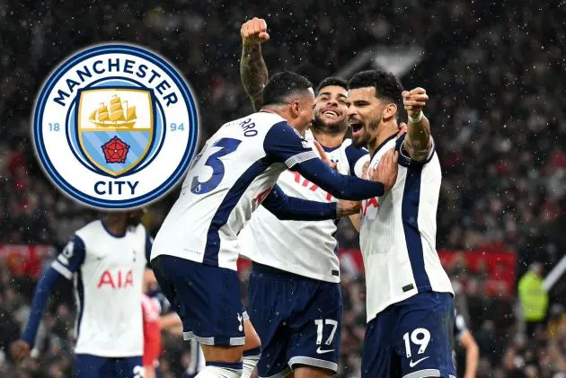 Pedro Porro celebrating with Spurs teammates Cristian Romero and Dominic Solanke.