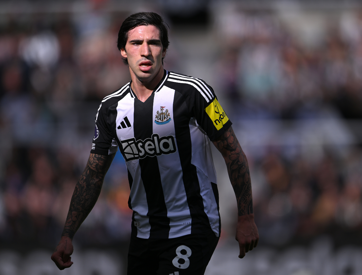 Sandro Tonali in action for Newcastle 