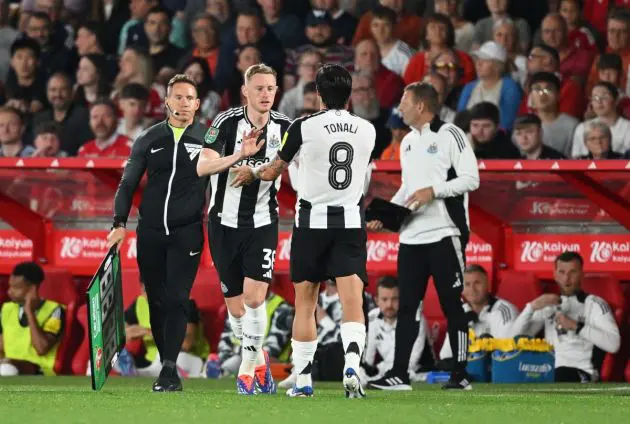 Sean Longstaff during Newcastle vs Nottingham Forest