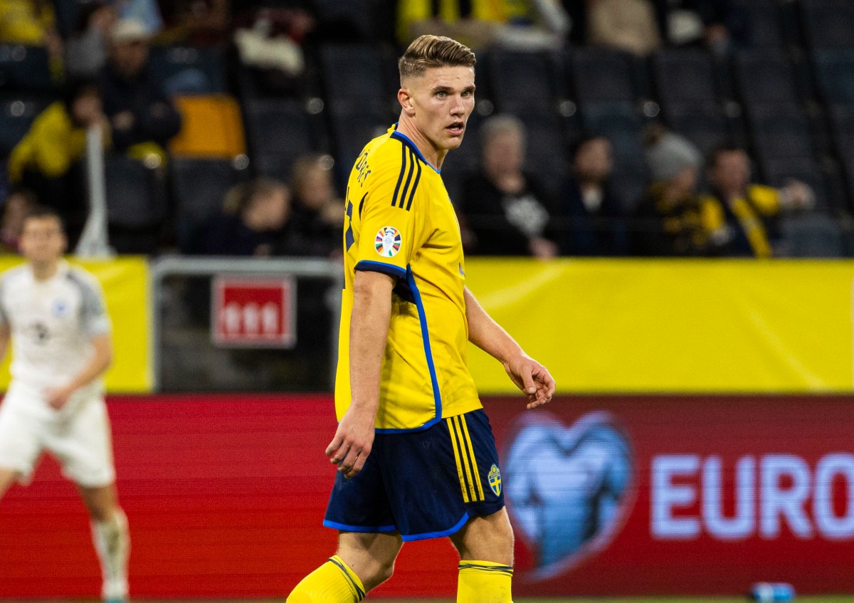 Viktor Gyokeres in action for Sweden