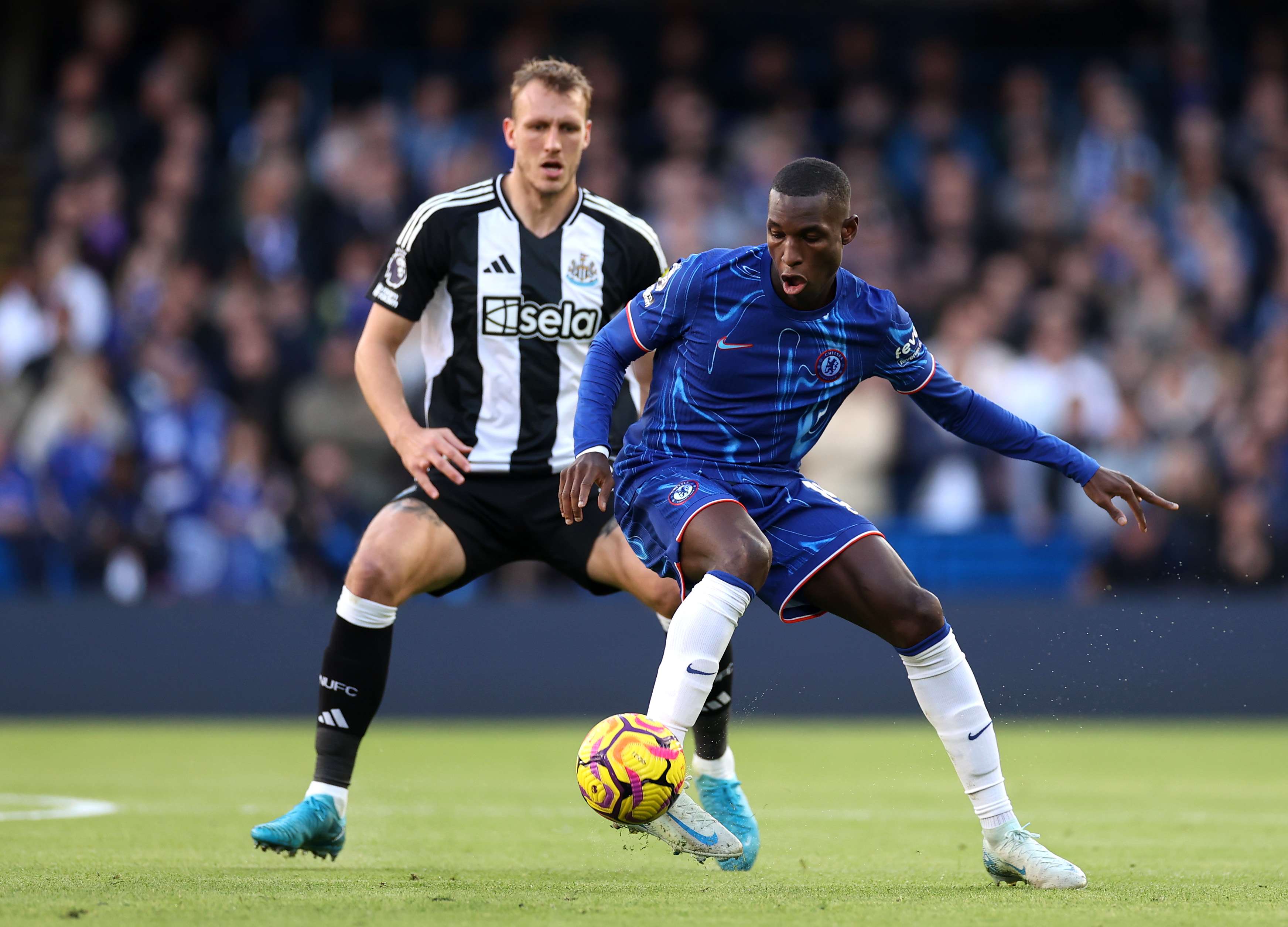 Nicolas Jackson in action for Chelsea vs Newcastle 