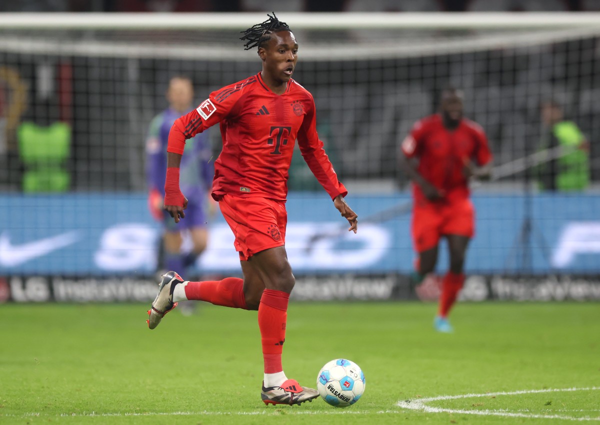 Mathys Tel in action for Bayern Munich